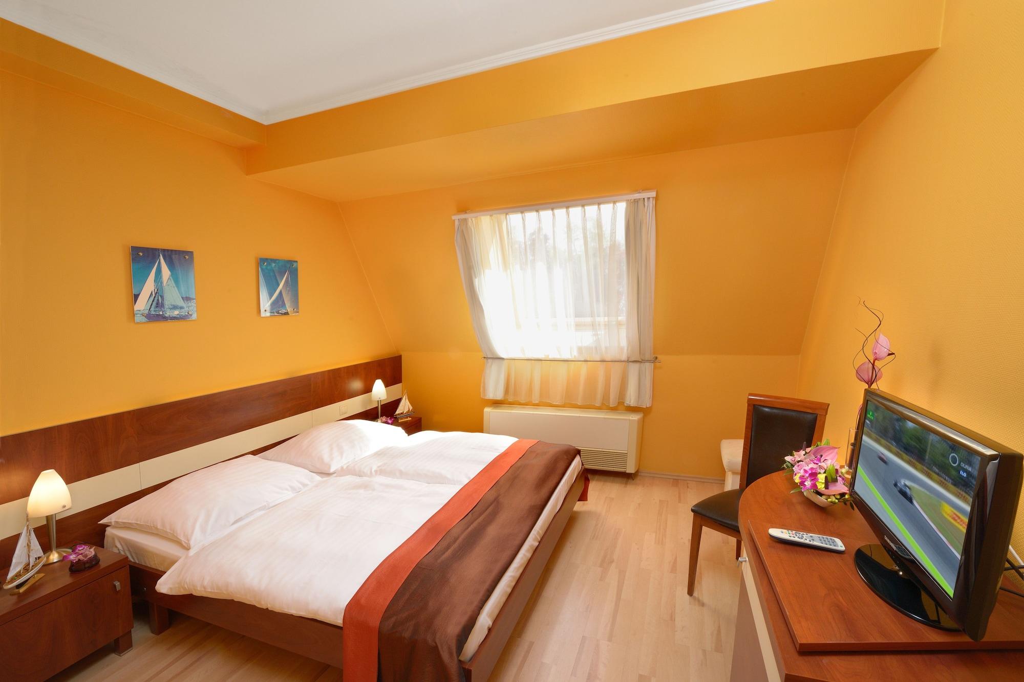 Holiday Beach Budapest Wellness Hotel With Sauna Park Buitenkant foto