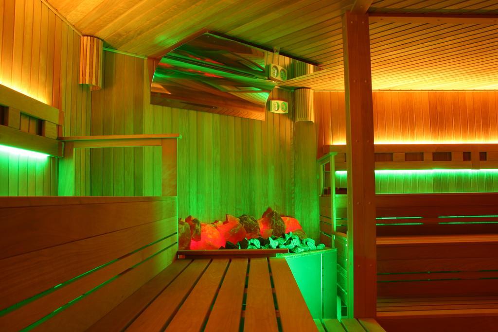 Holiday Beach Budapest Wellness Hotel With Sauna Park Buitenkant foto