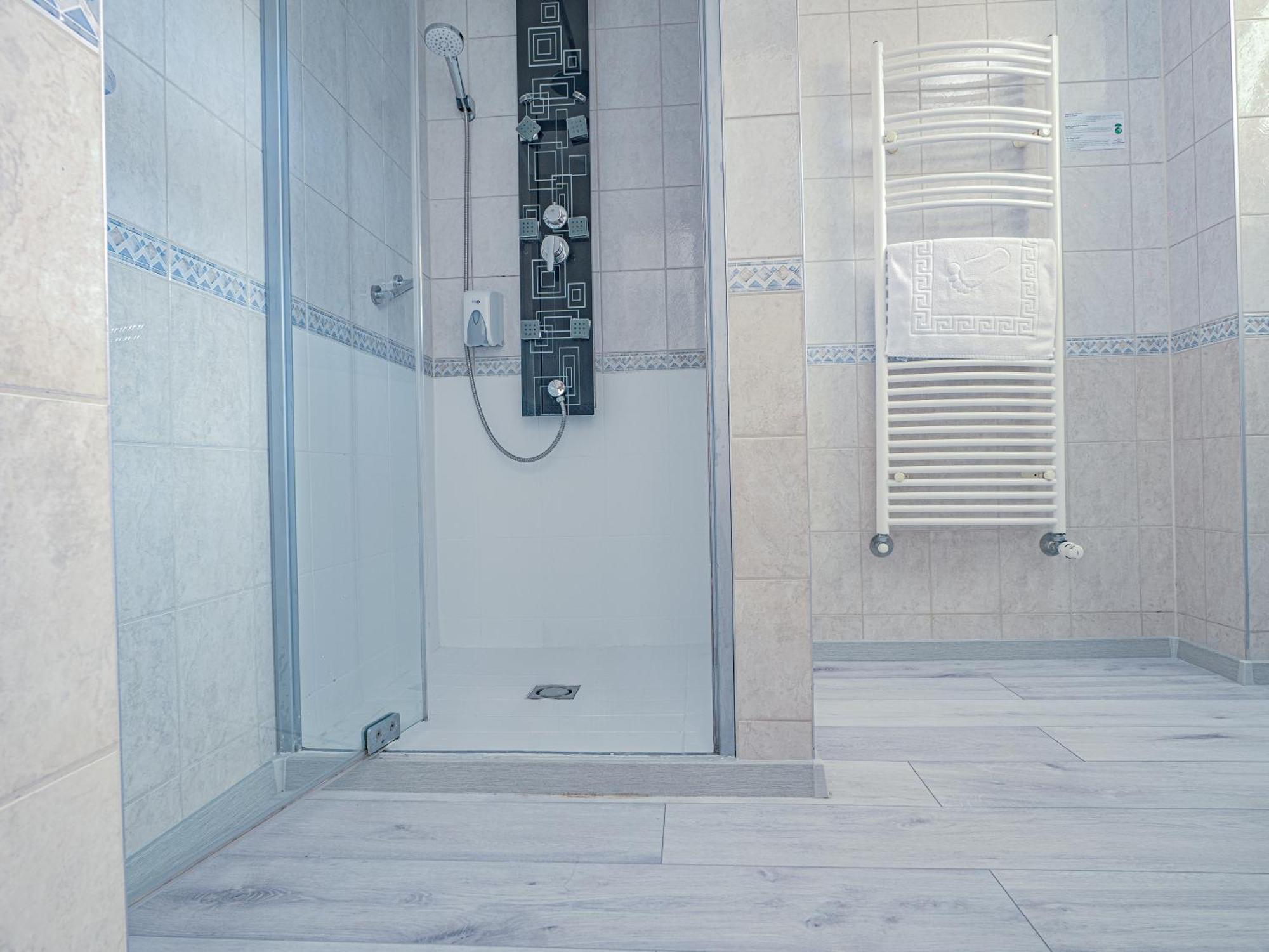 Holiday Beach Budapest Wellness Hotel With Sauna Park Buitenkant foto