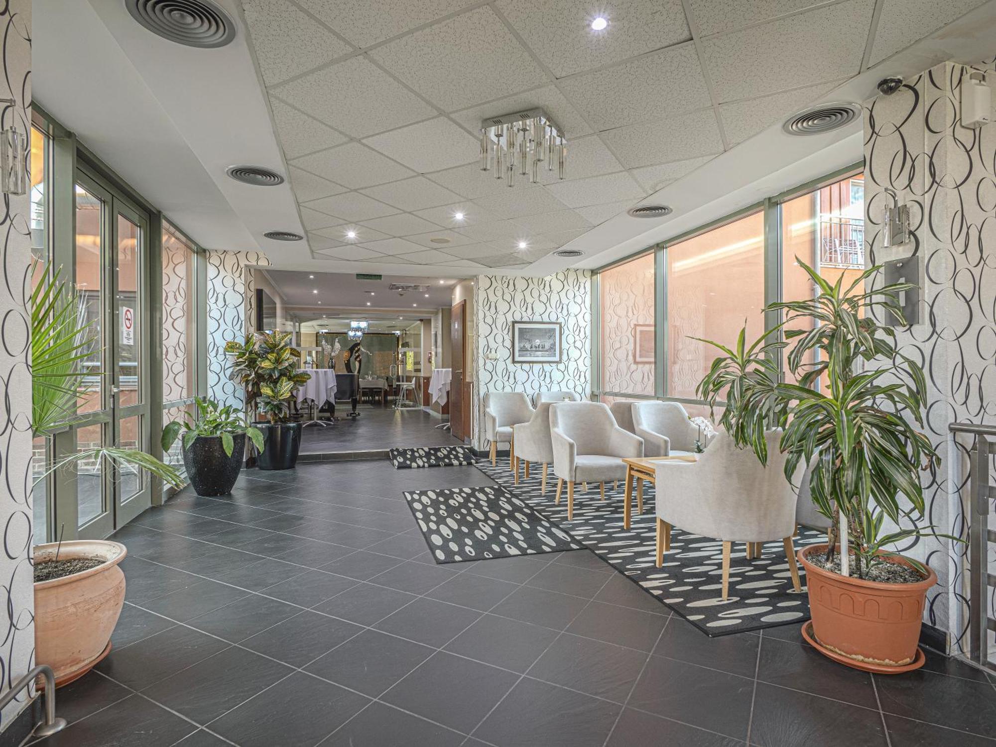 Holiday Beach Budapest Wellness Hotel With Sauna Park Buitenkant foto