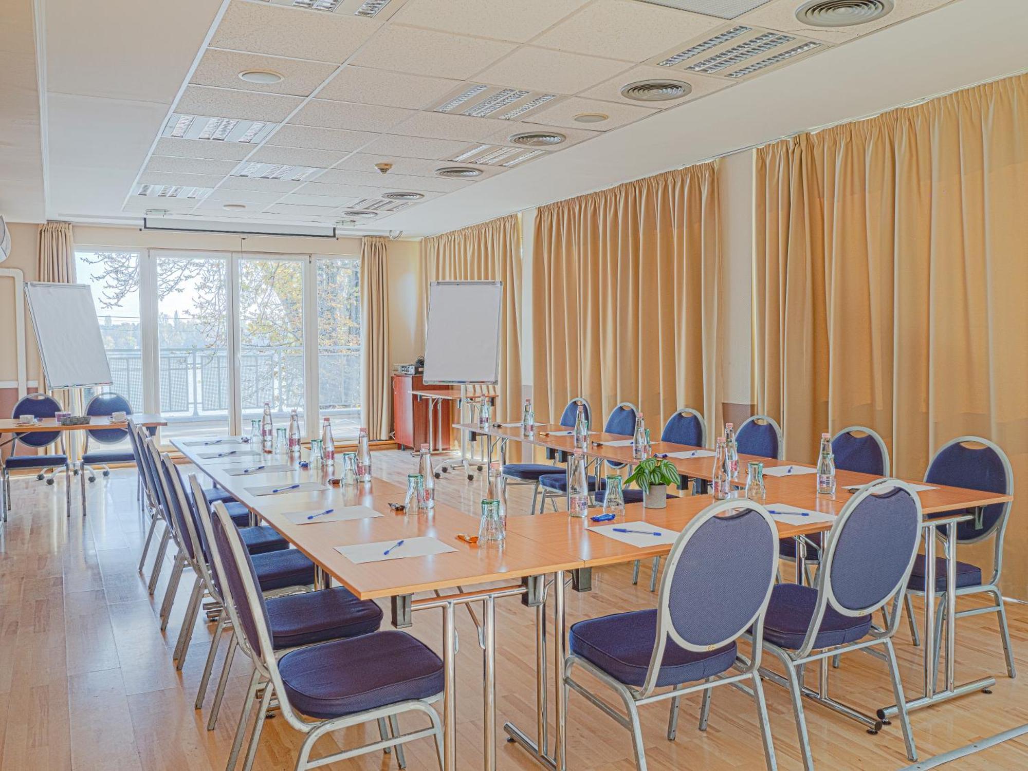 Holiday Beach Budapest Wellness Hotel With Sauna Park Buitenkant foto