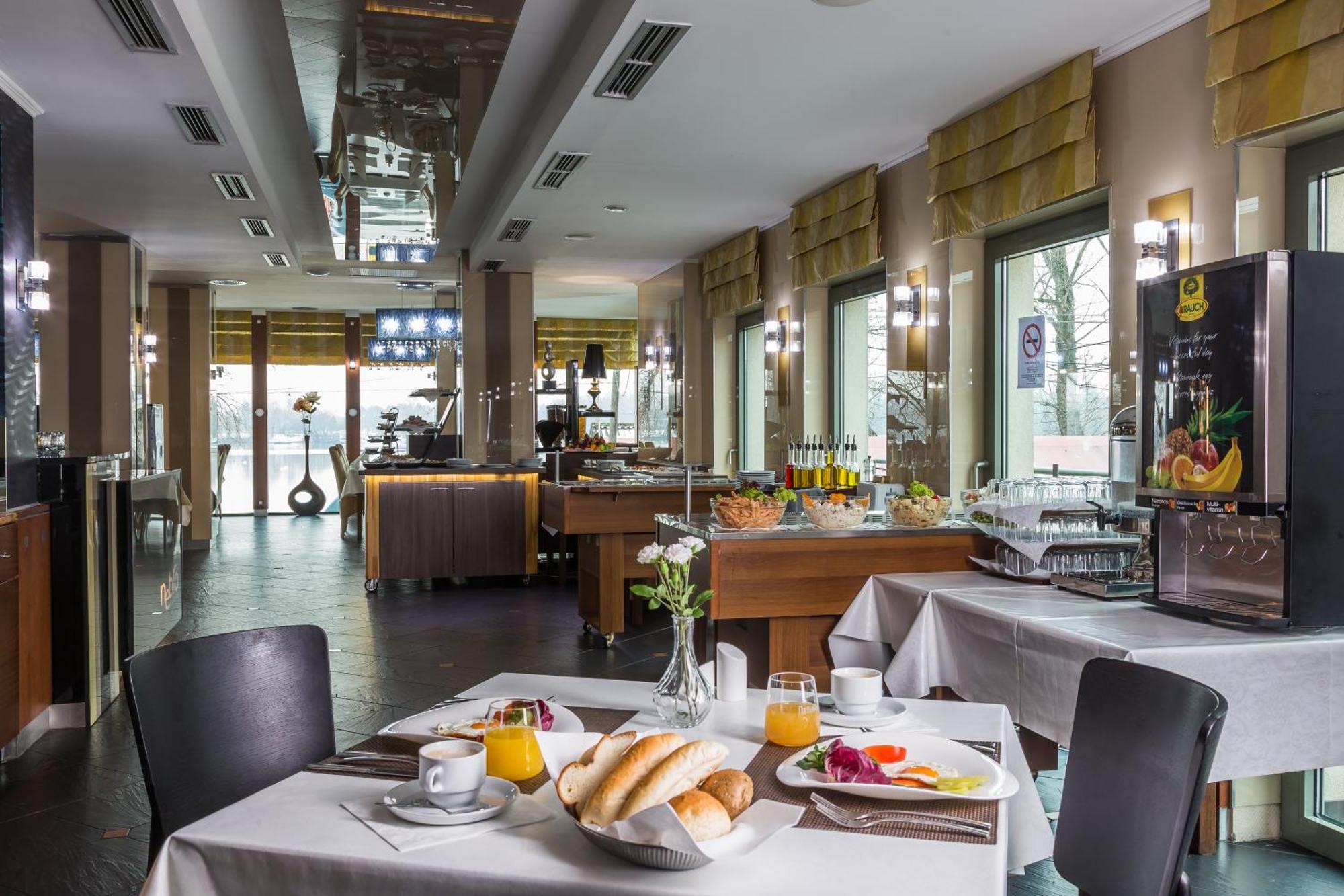 Holiday Beach Budapest Wellness Hotel With Sauna Park Buitenkant foto