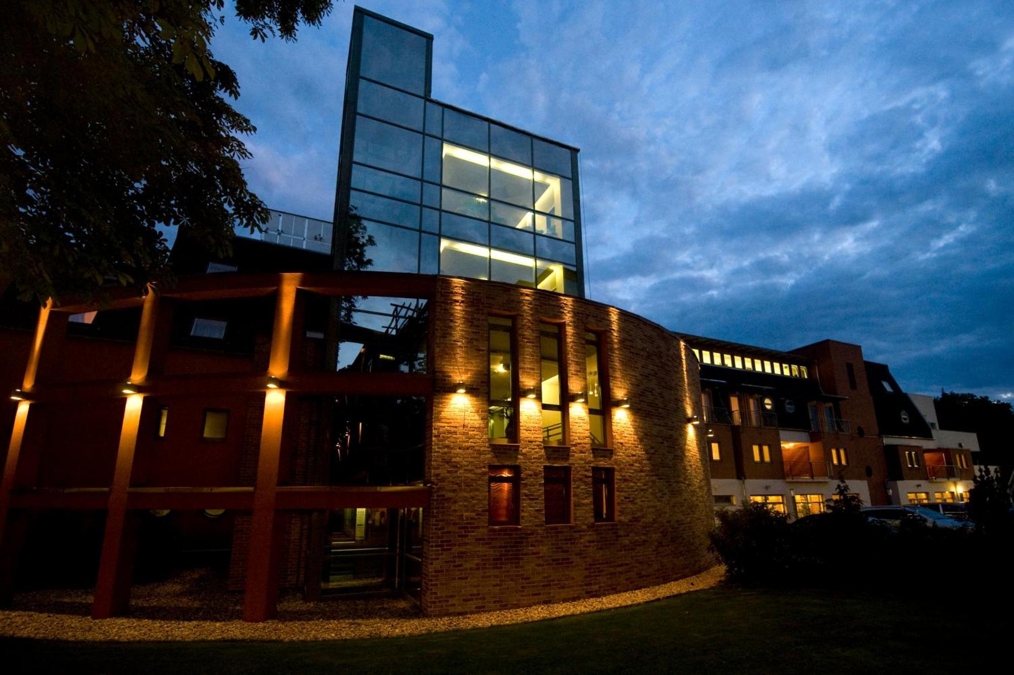 Holiday Beach Budapest Wellness Hotel With Sauna Park Buitenkant foto