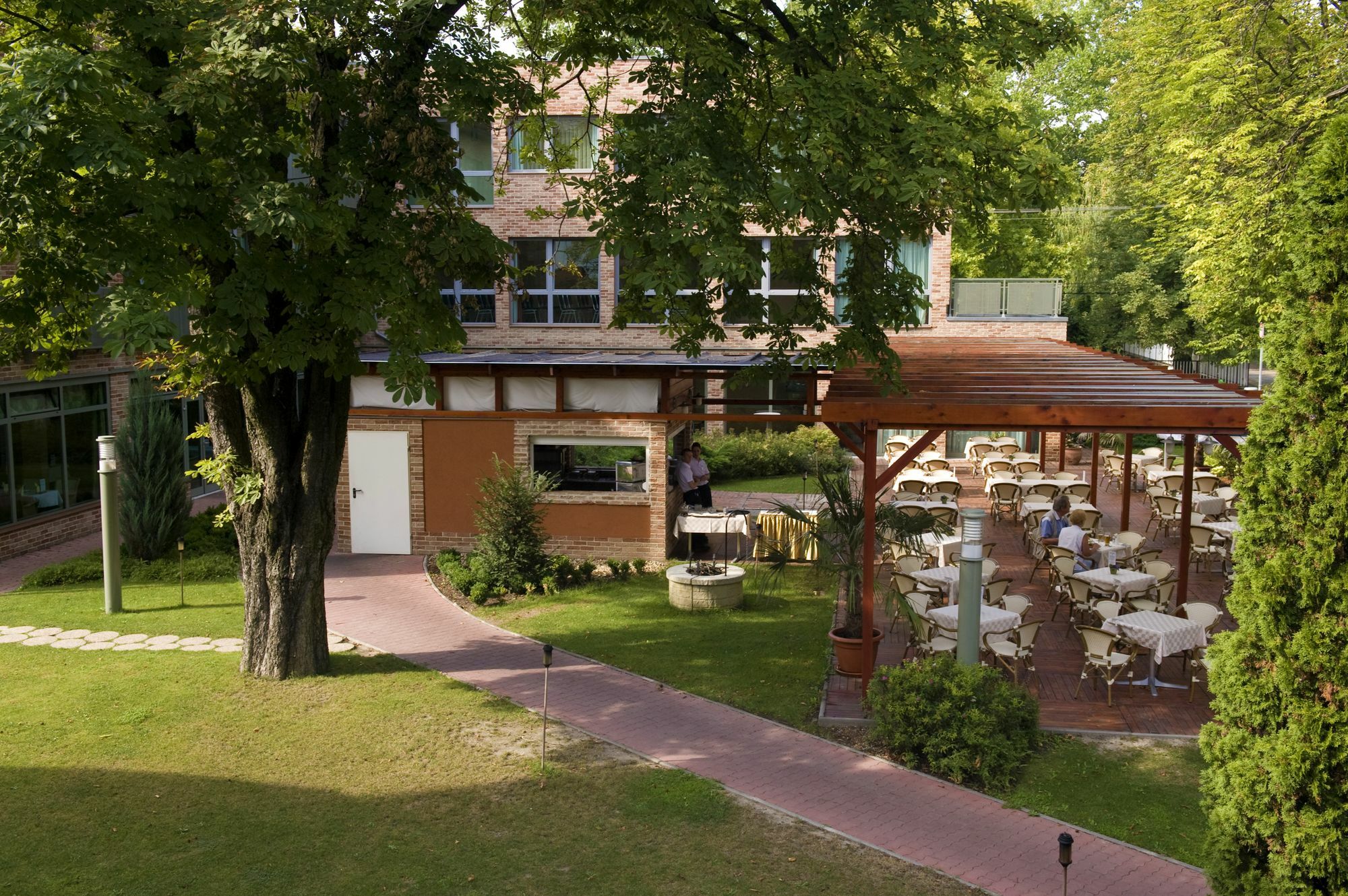 Holiday Beach Budapest Wellness Hotel With Sauna Park Buitenkant foto